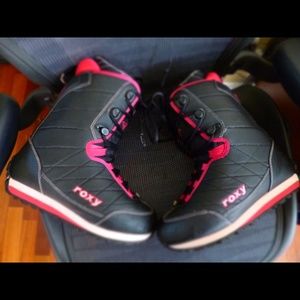 Roxy Snowboard Boots